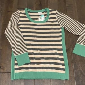 Light weight sweater